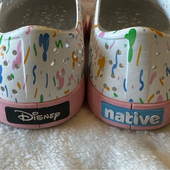 Native x Disney outdoor shoes for big kids - Picture 7 of 9